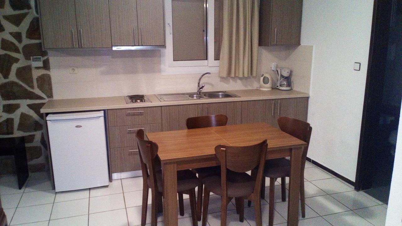 Amimaya Apartments Emporeios  Phòng bức ảnh